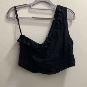 Lulu’s one-shoulder crop top